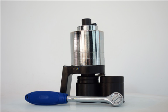 ���b���m��˨Ť��ʡ������