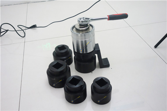 ���̙C(j��)е��˨�A(y��)�o5500n.m�������� �C(j��)е����˨���ж����Ť���ر�����